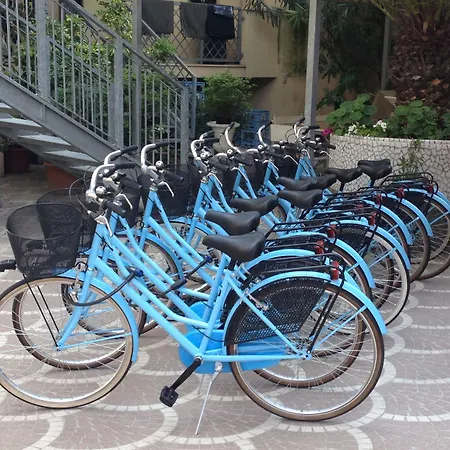 San Francisco 3* Виареджо